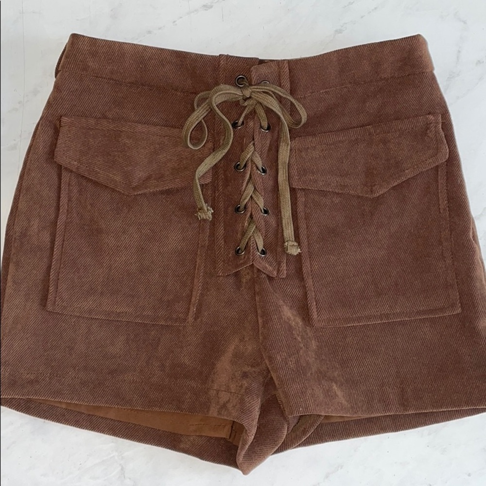J.O.A REVOLVE  high waisted cord shorts 🤎